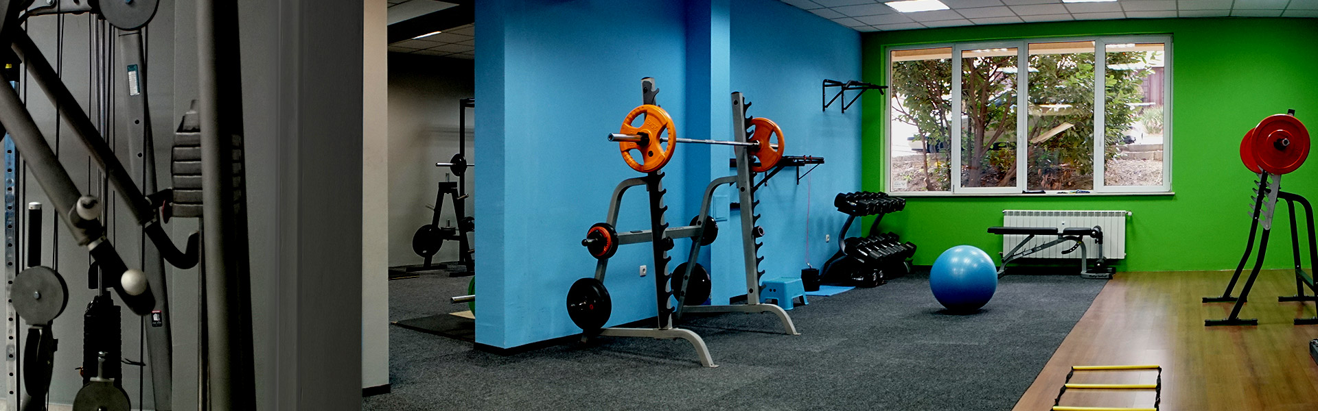 Интериорът на залата Functional Physique в София
